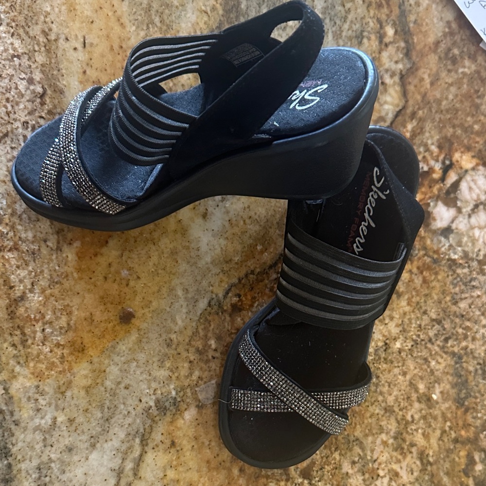 Skechers Black and Silver Sporty Sandals with Cushioned Sole